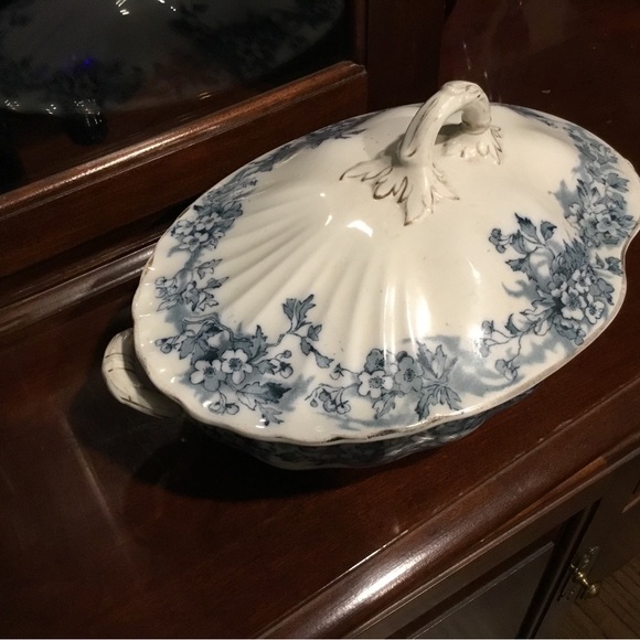 Doris Barka Lace Edge English Bowl - Picture 2 of 12